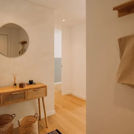 Trocchia - 1 Bedroom And Parking In Alvalade Apartament *