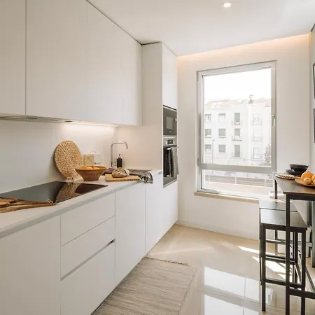 Trocchia - 1 Bedroom And Parking In Alvalade Apartman *