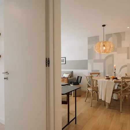 Trocchia - 1 Bedroom And Parking In Alvalade リスボン