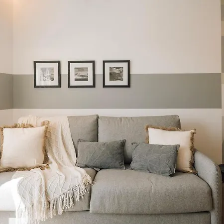 Trocchia - 1 Bedroom And Parking In Alvalade *