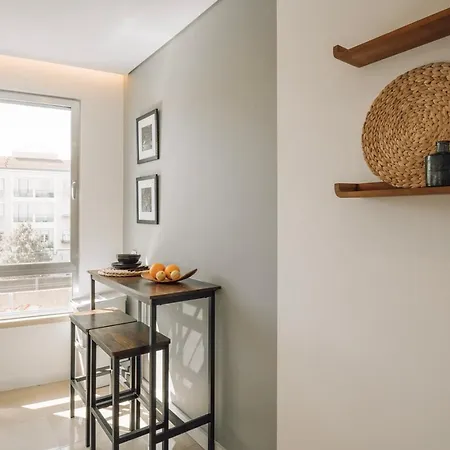 Trocchia - 1 Bedroom And Parking In Alvalade 公寓